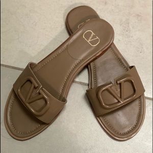 Valentino taupe flat sandals